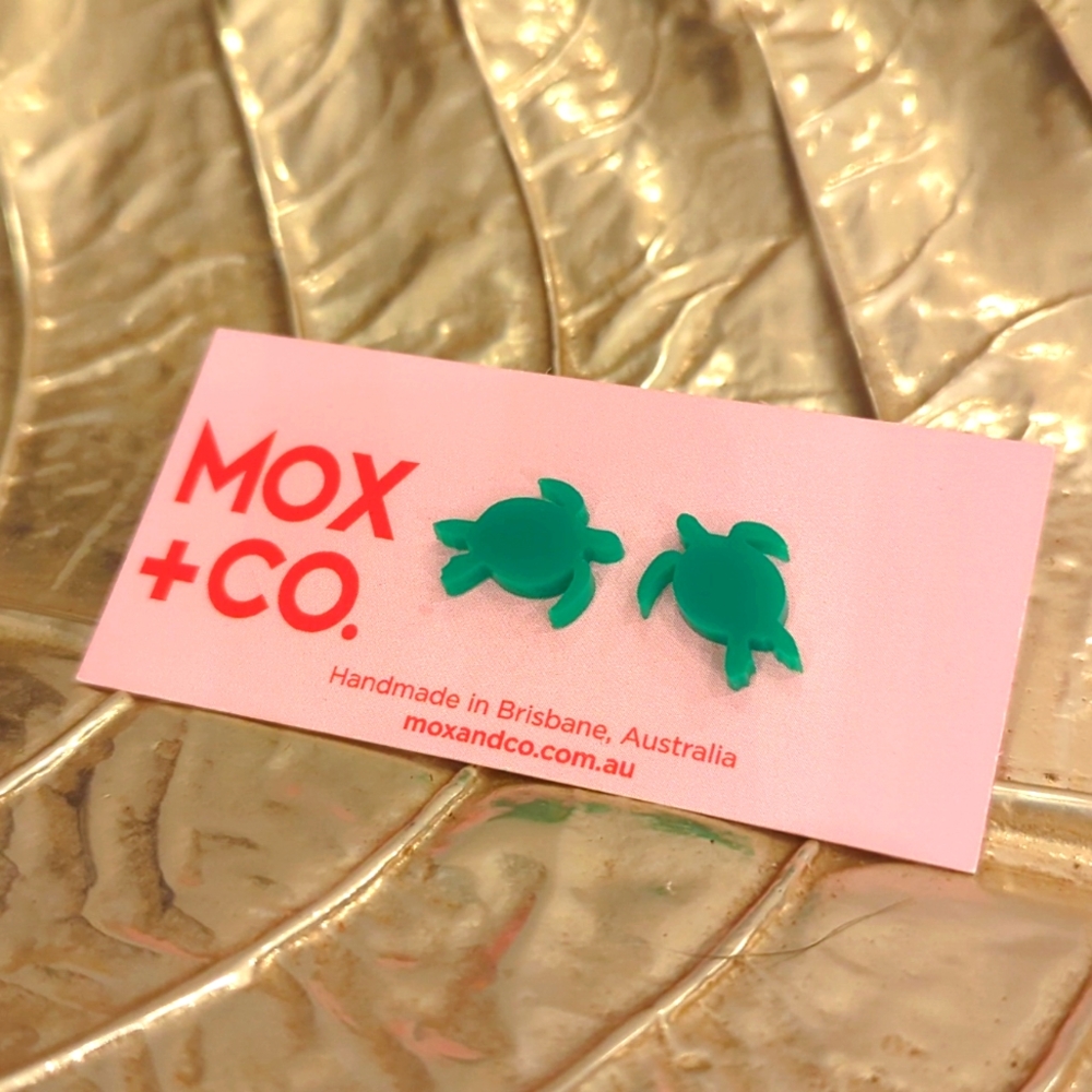 NWT/IP 🦘💕MOX & CO💕🦘 acrylic Studs Sterling Posts/Bks 🐢MED GRN SEA TURTLES🐢